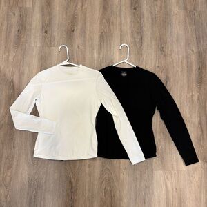 Pumiey Long Sleeve Tops in Black and White • Small